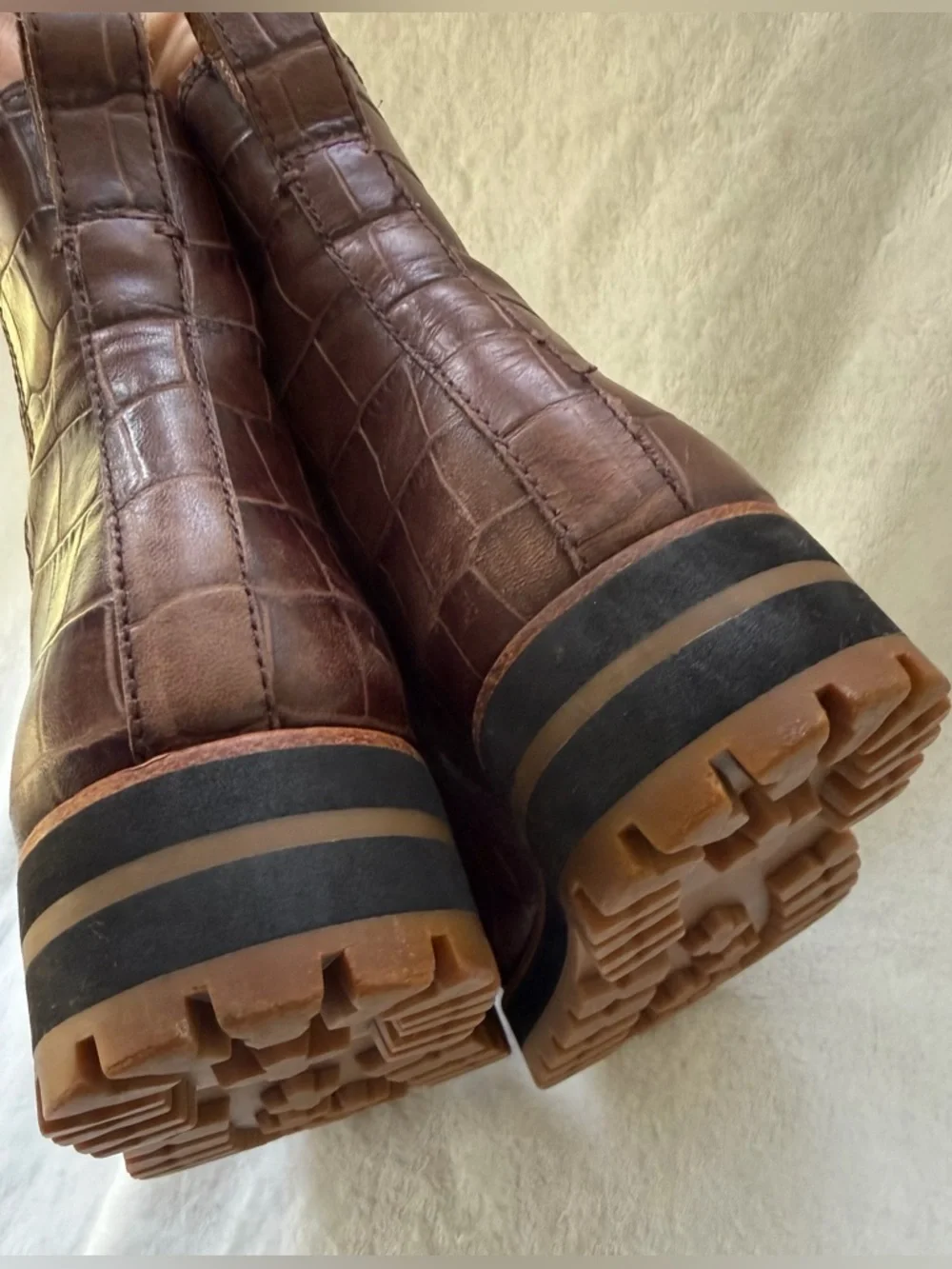 Madewell Ivy Chelsea Croc Embossed Brown Leather Lugsole Ankle Boots Size 7